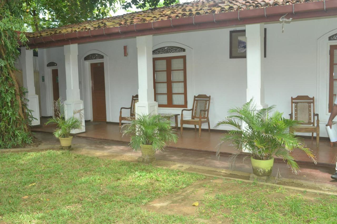 Rest House Matara Hotel Bagian luar foto