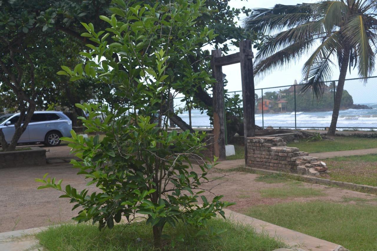Rest House Matara Hotel Bagian luar foto